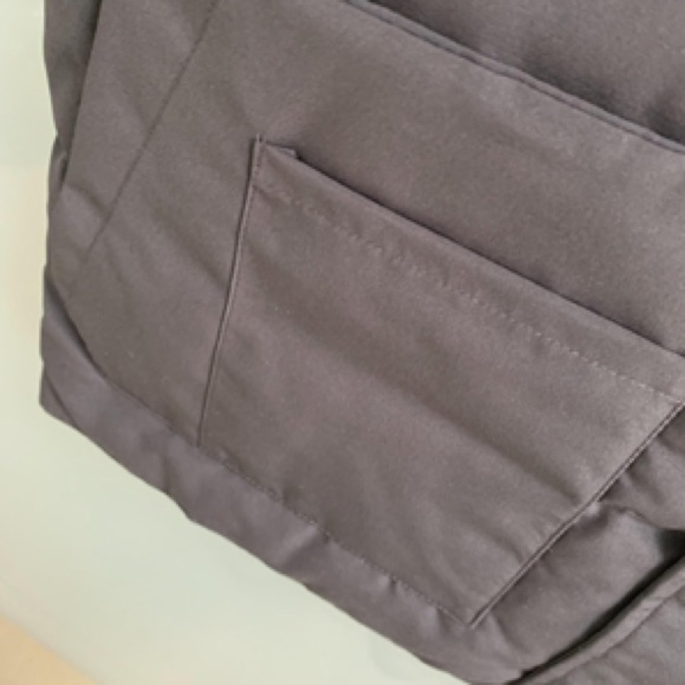 Canada Goose dark grey down vest - Picture 3 of 8